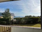 A LOUER STUDIO MEUBLE A L ANNEE Dans résidence standing...