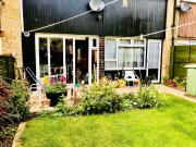 A lovely house in a close