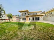 A Luxury House Available For Rent
