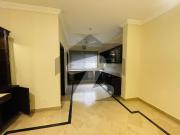 A Luxury Renovated House with Front Garden F 7