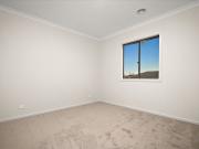 A massive double storey 4 Bedrooms family home in Truganina