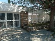 A metros Rafael Nuñez Una Planta, 3 dorm 2 Baños,...