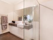 A MODERN 1ST FLOOR APARTMENT IN CENTRAL BAYSWATER