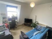 A modern 2 bedroom flat on Lavender Hill