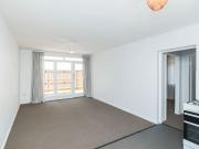 A MUST SEE SPACIOUS GROUND FLOOR 1 BEDROOM UNIT