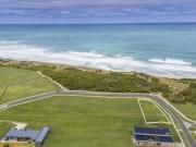 A Natural Canvas for Coastal Architecture