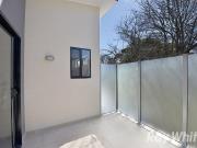 A near new 2 bedroom, 2 storey apartment near central...