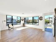 A newly Renovated 3 bedroom Freestanding House Near the...