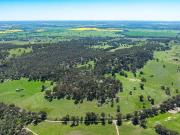 A Northeast Victorian Retreat 233 Acres of Privacy,...