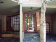 A pasos de Av Maipú, monoambiente con balcón En Alquiler