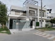 A Prime Location House Of 10 Marla In Multan Wapda Town...