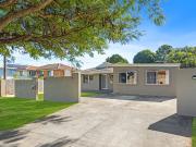 A PRIZED LOCATION JUST FOOTSTEPS TO WELLINGTON POINT...