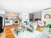 A Prominent CBD Residence with City Outlooks