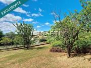 A proximité du centre village, vue dégagée