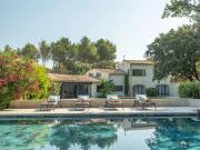 À quelques minutes de L’Isle sur la Sorgue, au cœur...