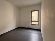 à quelques pas du port avec Parking à quelques pas du port avec Parking