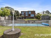 A Rare Mount Nelson Offering Family Living, Income...