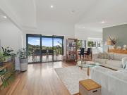 A Relaxed Coastal Home Defined by Light, Space & Outlook