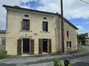 A saisir, Maison de hameau, rénovation entamée