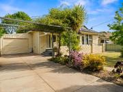 A Select Location in quiet Avenue!