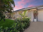 Privacy, pool and shed!