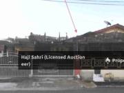 A single storey semi detached house yang beralamat pos...