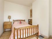 A smart and recently restored 2 bed terrace set within...
