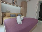 A SOLO UNOS PASOS DEL MAR Y LA 5TA AVENIDA