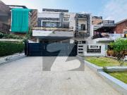 A Spacious 10 Marla House In G 13/3