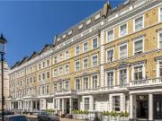 A spacious and light flat with two double bedrooms and...