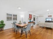 A Spacious & Elegant Unit just 350m from the Broadwater!