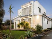 A Statement in Modern Coastal Luxury