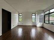 A Statement of Luxury: Single Detached Residence in Casa...