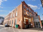 A stunning 1 bedroom flat is situated in N7