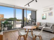 A stylish apartment riverside living or investing...