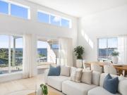 A Stylish & Contemporary Coastal Classic