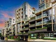 A Sunny Ground Floor Apartment with Large Courtyard in...