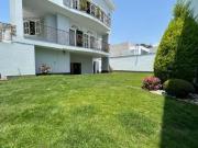 A. T: 521 m² Casa con Gusto Exquisito Estilo Europeo