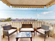 A solo 10 metros del mar, este acogedor apartamento en...