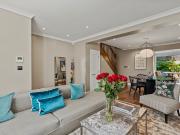 A Three Bedroom Townhouse with Garden and Roof Terrace...