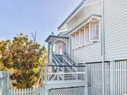 A Timeless Coastal Classic on the Waterfront