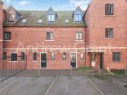 A two bedroom townhouse in Worcester City Centre. To Let...