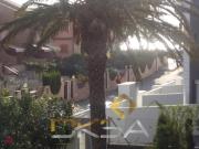 A un paso de la playa del Grao, amplia y de fina arena