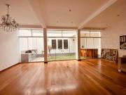 A UNOS PASOS DEL GOLF