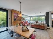 à venda Casa de alto padrão de 240 m2, Monte Estoril,...