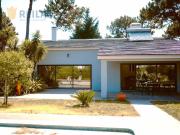 à venda Casa de alto padrão de 247 m2, Herdade da...