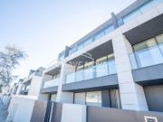 à venda Casa geminada de 550 m2, Canidelo, Porto