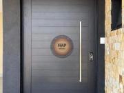 Á Venda Casa Nova com 3 Suítes em Condomínio Fechado, em...