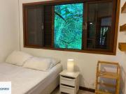 À venda em Cambury lado praia em condomínio