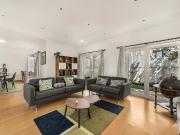 à venda Exclusiva mansão de 198 m2, Barreiro, Portugal